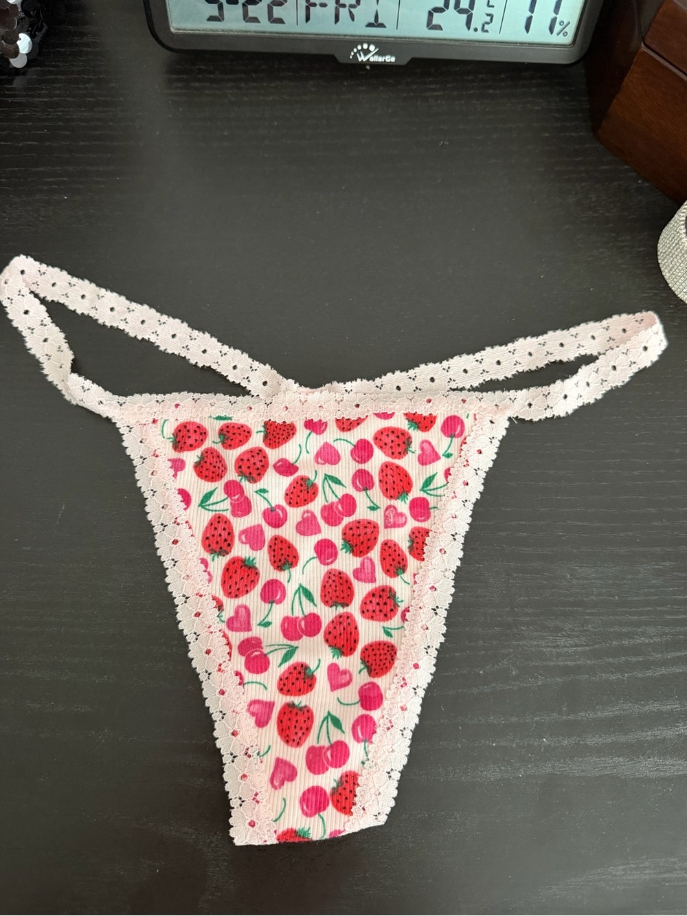 Pink Strawberry Print Lace-Trim g string, size M